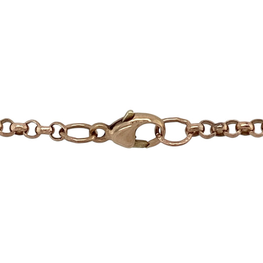 Bring soft warmth and classic style to your jewellery collection with this pre-owned 9ct rose gold belcher chain, a refined piece with timeless appeal and everyday versatility.
Design: The chain features traditional round belcher links, evenly spaced to create a clean and balanced look. With an approximate link width of 2mm, it offers a delicate yet noticeable profile around the neckline.