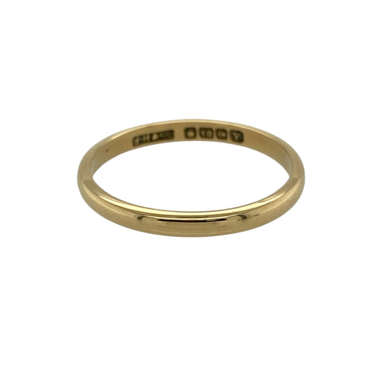 Bring timeless simplicity and classic elegance to your jewellery collection with this pre-owned 18ct yellow gold wedding band ring.
Design: The ring features a traditional plain band profile with a slim 2mm width, offering a clean and understated look that never goes out of style.
Material: Made from rich 18-carat yellow gold, the warm polished finish gives the ring a luxurious tone and enduring appeal.