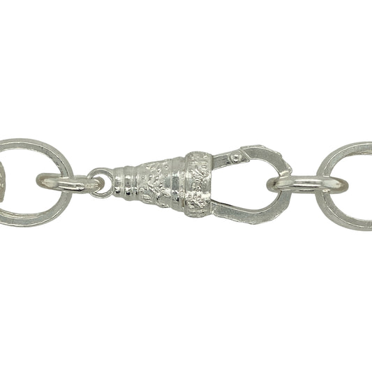 Make an unforgettable statement with this new 925 solid silver oval link belcher chain, a bold and heavyweight design with striking presenceβperfect for those who appreciate standout jewellery.
Design: The chain features oversized oval belcher links with a patterned finish, each measuring 17mm in width for maximum impact.
Material: Made from solid 925 sterling silver, the polished surface provides durability and lasting shine.