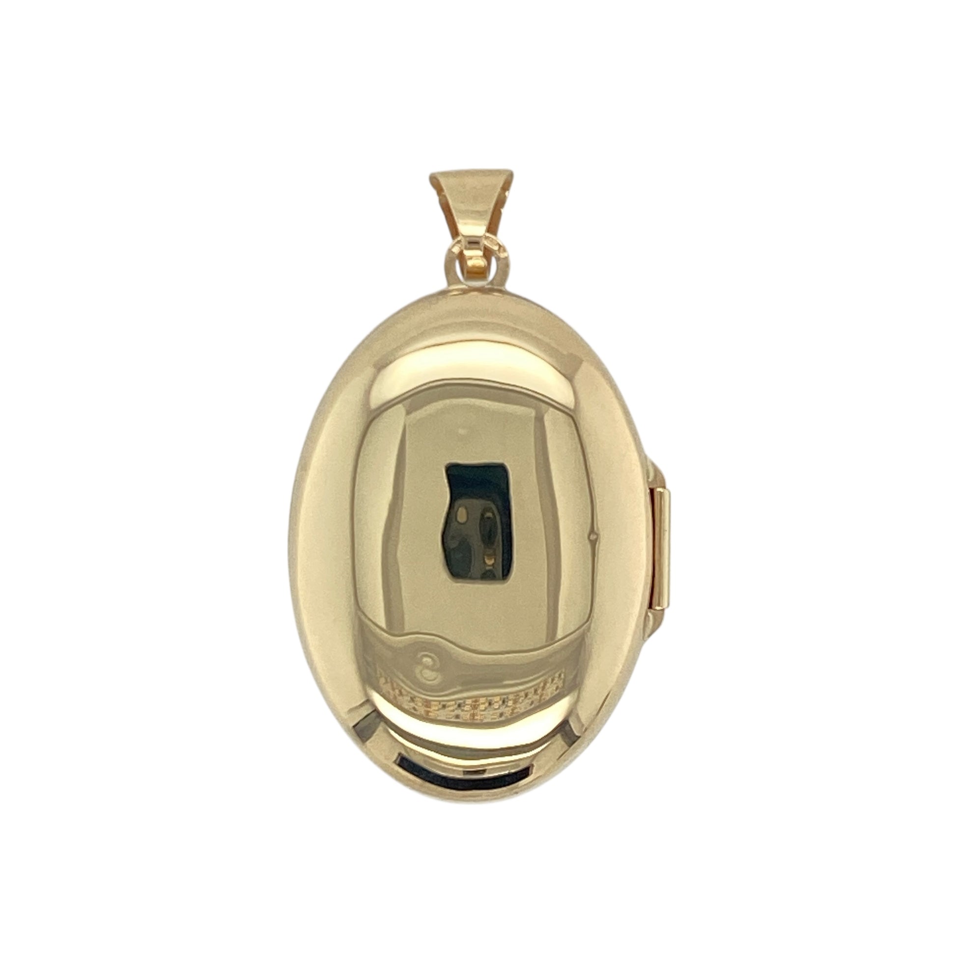 Bring sentimental charm and timeless elegance to your collection with this pre-owned 9ct yellow gold patterned oval locket, combining classic design with delicate detailing—perfect for keeping cherished memories close.
Design: The locket features an elegant oval shape adorned with an intricate patterned finish, adding texture and sophistication to this meaningful piece. The bail measures 4mm by 3mm, making it suitable for a variety of chain styles.