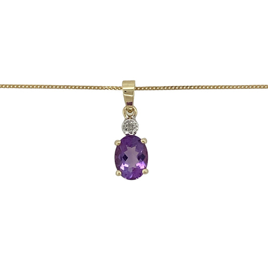 Add rich colour and delicate sparkle to your jewellery collection with this pre-owned 9ct yellow gold diamond and amethyst set pendant necklace, offering timeless elegance in a refined and wearable design—perfect for everyday wear or thoughtful gifting.
Design: The necklace features an elegant pendant set with an oval amethyst stone measuring approximately 8mm by 6mm, accented with diamond detailing, and measuring approximately 1.8cm in length including the bail, suspended from an 18" fine curb chain.