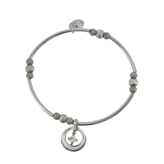 Add an elegant touch to your jewellery collection with this pre-owned Clogau stretchy beaded bracelet, featuring a beautiful combination of 925 sterling silver, 9ct rose gold detailing and a decorative round charm with white topaz.
Design: The bracelet features a classic beaded design with a round charm, combining elegant silver beads with contrasting rose gold and white topaz detailing to create an attractive and timeless appearance.