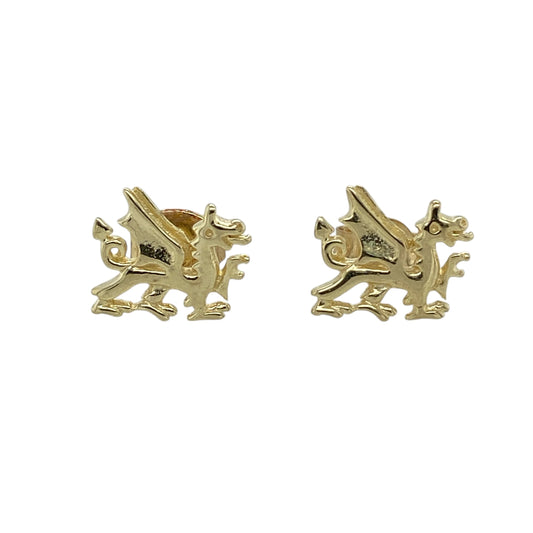 Add a touch of Welsh heritage and bold character to your jewellery collection with this pre-owned 9ct yellow gold Welsh dragon stud earrings, offering a symbolic design with timeless appealβperfect for everyday wear or meaningful gifting.
Design: The earrings feature the iconic Welsh dragon motif, representing strength, pride, and heritage, presented in a classic stud style.
Material: Made from 9-carat yellow gold, the warm polished finish enhances the detailed dragon design and traditional styling.
