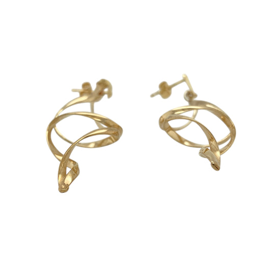 Add elegant movement and eye-catching length to your jewellery collection with this pre-owned 9ct yellow gold twisted drop earrings, offering a refined design with timeless appealβperfect for special occasions or elevated everyday wear.
Design: The earrings feature a sleek twisted drop design, creating a flowing silhouette with beautiful movement, each measuring approximately 5.5cm in length for an elegant, elongated look.