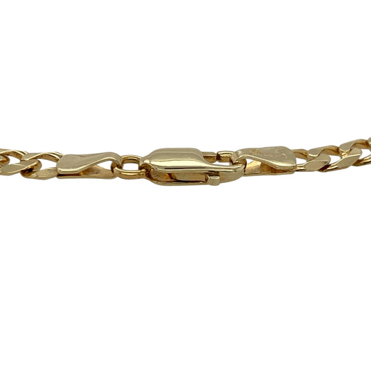 Add classic versatility to your jewellery collection with this pre-owned 9ct yellow gold 8" curb bracelet, offering timeless styling with a refined profile. A perfect piece for everyday wear or layering with other gold bracelets.
Design: The bracelet features traditional curb links measuring approximately 5mm in width, creating a sleek and well-balanced look on the wrist. The interlocking links lie smoothly against the skin for a clean and structured finish.