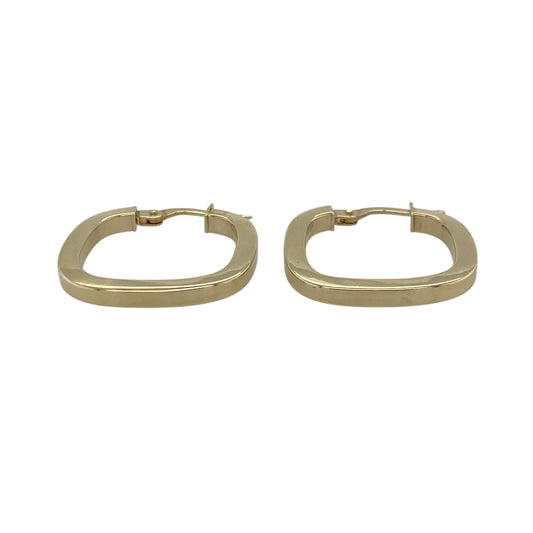 Add a contemporary edge to your jewellery collection with these pre-owned 9ct yellow gold square hoop creole earrings, combining classic hoop styling with a modern geometric twist. A versatile pair perfect for everyday wear.
Design: The earrings feature a distinctive square-shaped hoop silhouette, offering clean lines and a structured profile rather than the traditional round form. The angular design creates subtle light reflection and a sleek, modern finish.