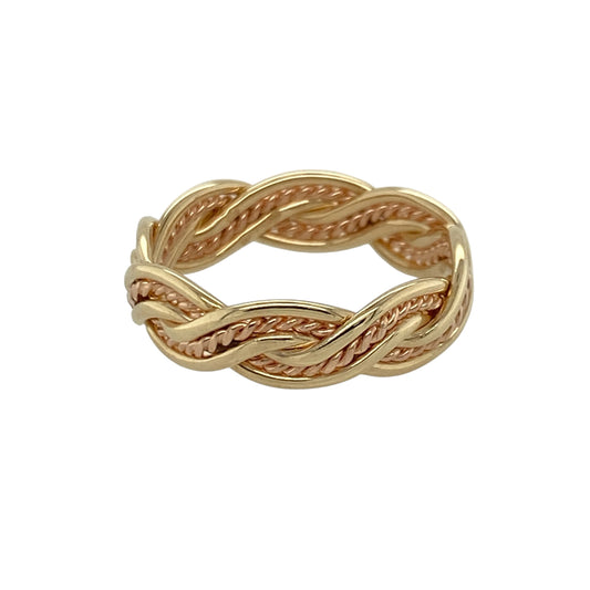 Celebrate love and meaningful design with this pre-owned 9ct rose gold Clogau Tree of Life Cariad band ring, combining romantic symbolism with elegant craftsmanship. A beautiful piece ideal for everyday wear or heartfelt gifting.
Design: The band measures approximately 4mm in width and features the iconic Tree of Life motif, symbolising growth, strength and family. The Cariad inscription, meaning βbelovedβ in Welsh, enhances the sentimental value and adds a distinctive touch to the design.