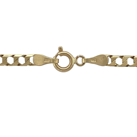Add classic length and everyday versatility to your jewellery collection with this pre-owned 9ct yellow gold 24" curb chain, offering timeless styling with a confident presence. Ideal for wearing alone or pairing with a pendant.
Design: The chain measures approximately 3mm in width and features traditional interlocking curb links, creating a smooth and structured profile. The flat links sit neatly against the neckline, reflecting light with a subtle polished shine.