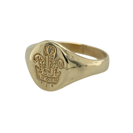Celebrate heritage and tradition with this pre-owned 9ct yellow gold Welsh Three Feathers oval signet ring, a bold and meaningful piece ideal for everyday wear or as a distinctive statement ring.
Design: The ring features a classic oval signet face displaying the iconic Welsh Three Feathers motif, symbolising loyalty and pride. The front of the ring measures approximately 13mm in height, giving it a strong and traditional signet profile with impressive presence on the finger.