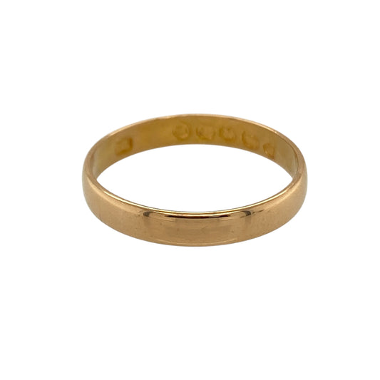 Celebrate timeless commitment with this pre-owned 22ct yellow gold 3mm wedding band ring, a classic and elegant choice ideal for everyday wear or marking a special milestone.
Design: This ring features a traditional 3mm wide band with a smooth, polished finish, offering a clean and understated profile. The slim width provides a refined look that sits comfortably alongside an engagement ring or worn alone.