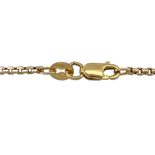 Add a delicate classic to your jewellery collection with this pre-owned 9ct yellow gold 18" close belcher chain, a fine and versatile piece perfect for everyday wear or pairing with a small pendant.
Design: This chain features closely linked round belcher links measuring approximately 1mm in width, creating a neat and uniform appearance. The close link style gives a smooth, refined finish while maintaining a timeless profile.