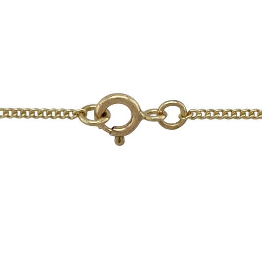 Add refined simplicity to your jewellery collection with this pre-owned 9ct yellow gold 18" curb chain—an elegant and versatile piece perfect for everyday wear.
Design: The chain features classic curb links measuring approximately 1mm wide, creating a fine and uniform profile. The flat, interlocking links sit smoothly against the skin and reflect the light with subtle shine.