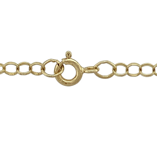 Add classic style and versatility to your jewellery collection with this pre-owned 9ct yellow gold 24" belcher chain, featuring traditional rounded links and a comfortable longer length—perfect for everyday wear or pairing with a pendant.
Design: The chain features classic belcher links measuring approximately 3mm in width, creating a balanced and timeless profile that reflects light beautifully while maintaining a clean, traditional look.