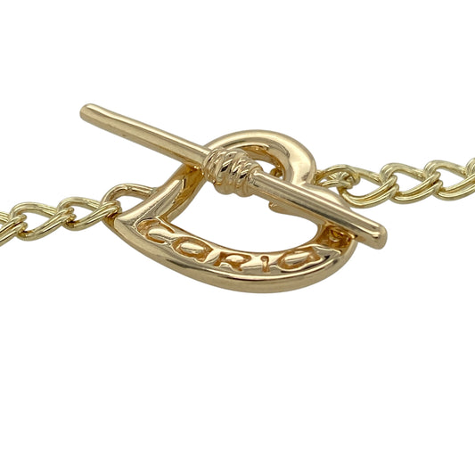 Add a meaningful and elegant piece to your jewellery collection with this pre-owned 9ct yellow gold Clogau Cariad heart T-bar bracelet, featuring a beautifully symbolic design inspired by Welsh heritageβperfect as a thoughtful gift or timeless everyday accessory.
Design: The bracelet features the iconic Cariad heart clasp measuring approximately 17mm by 17mm, paired with a classic T-bar fastening.