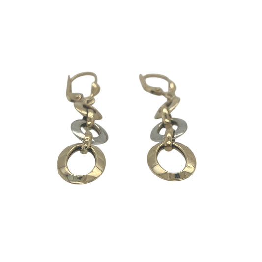 Add contemporary style and subtle contrast to your jewellery collection with these pre-owned 9ct yellow and white gold circle drop earrings, featuring a modern two-tone designβperfect for everyday wear or effortless styling.
Design: The earrings feature a sleek circle drop design, combining yellow and white gold tones to create a clean and eye-catching look. The drop style adds gentle movement for an elegant finish.