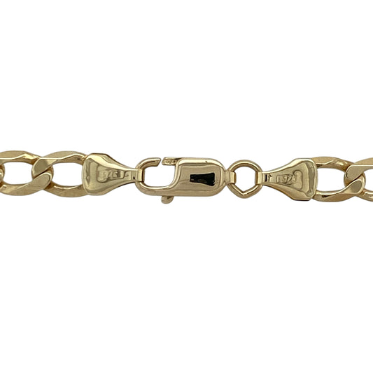 Add bold, classic style to your jewellery collection with this pre-owned 9ct yellow gold curb chain—an eye-catching and durable piece perfect for everyday wear.
Design: This 20" chain features traditional curb links, closely interlocked to create a smooth and structured look. The 5mm width offers a strong and noticeable presence on the neckline.
Material: Made from 9-carat yellow gold, the polished finish enhances the rich golden tone while highlighting the clean and timeless link design.