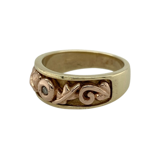 Add meaningful elegance to your jewellery collection with this pre-owned 9ct yellow and rose gold diamond set Tree of Life band ring, featuring iconic symbolism and refined detailingβperfect for everyday wear or thoughtful gifting.
Design: The ring features the signature Tree of Life motif, symbolising growth, strength, and connection, with diamond accents adding a subtle touch of sparkle throughout the design.