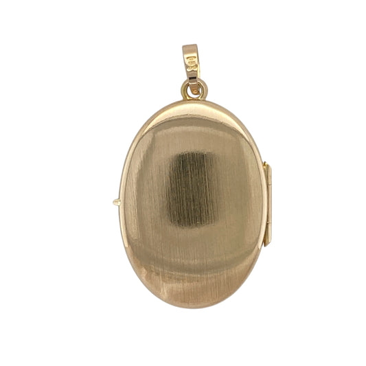 Add timeless elegance and delicate detail to your collection with this pre-owned 9ct yellow and white gold flower patterned oval locket—an elegant piece with classic sentimental appeal.
Design: The locket features a traditional oval shape with a flower patterned front, combining yellow and white gold tones to create a soft contrast and refined decorative finish.