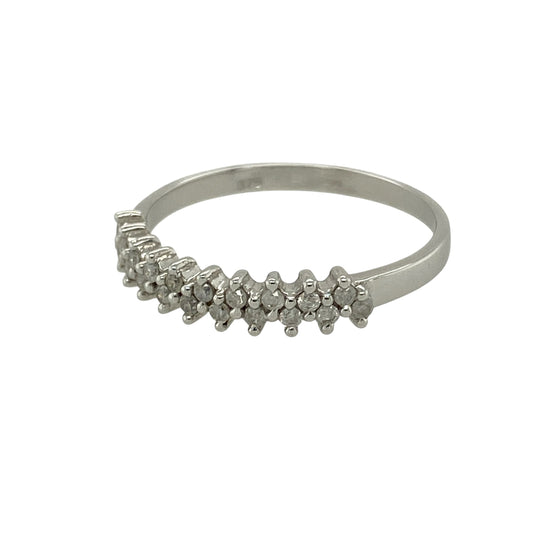 Add refined sparkle and contemporary elegance to your collection with this pre-owned 9ct white gold diamond set two row band ring—an effortlessly stylish piece with timeless appeal.
Design: The ring features a 4mm wide front composed of two rows of sparkling diamonds, with approximately 0.20ct total diamond content, creating a layered and eye-catching look.
Material: Made from 9-carat white gold, the polished finish enhances the cool tone of the metal while complementing the brilliance of the diamonds.