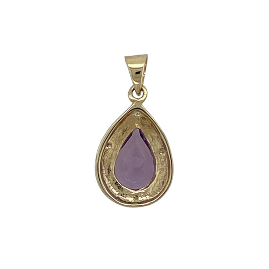 Add elegant colour and graceful sparkle to your collection with this pre-owned 9ct yellow and white gold diamond and amethyst set pendantβan eye-catching piece with timeless appeal.
Design: The pendant features a 10mm by 7mm teardrop-shaped amethyst, complemented by sparkling diamond accents that enhance its rich purple tone and create a refined focal point.
