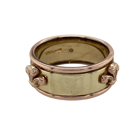 Bring heritage style and bold character to your collection with this pre-owned 9ct yellow and rose gold Welsh Three Feathers band ring, featuring a distinctive design with symbolic meaningβperfect for everyday wear or as a standout statement piece.
Design: The ring features the iconic Welsh Three Feathers motif across a wide band measuring approximately 9mm, creating a strong and recognisable design with detailed engraving.