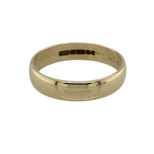 Bring timeless simplicity and classic elegance to your collection with this pre-owned 9ct yellow gold wedding band ring, featuring a traditional design suited for everyday wear—perfect as a wedding ring or a meaningful piece.
Design: The ring features a classic court-style band with a width of approximately 4.5mm, offering a smooth and understated look that never goes out of style.