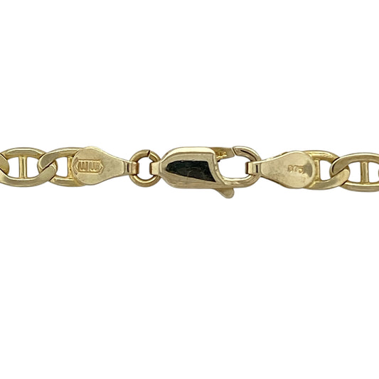 Bring bold style and classic durability to your collection with this pre-owned 9ct yellow gold anchor chain, featuring a substantial profile and timeless appeal—perfect for everyday wear or making a statement.
Design: The chain features a traditional anchor link pattern with a width of approximately 4mm, offering a strong, structured look with clean, uniform links.
Material: Made from 9-carat yellow gold, the polished finish enhances the bold links, creating a rich and classic appearance.