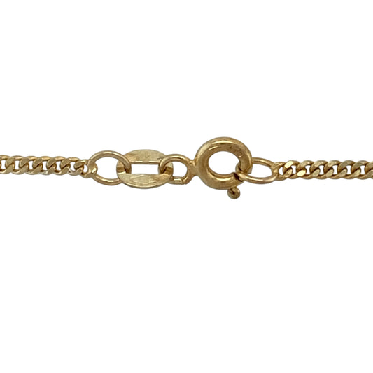 Bring classic simplicity and everyday versatility to your collection with this pre-owned 9ct yellow gold curb chain, featuring a refined profile and timeless appeal—perfect for wearing alone or pairing with a pendant.
Design: The chain features a traditional curb link pattern with a width of approximately 2mm, offering a neat and balanced look that sits comfortably against the neckline.