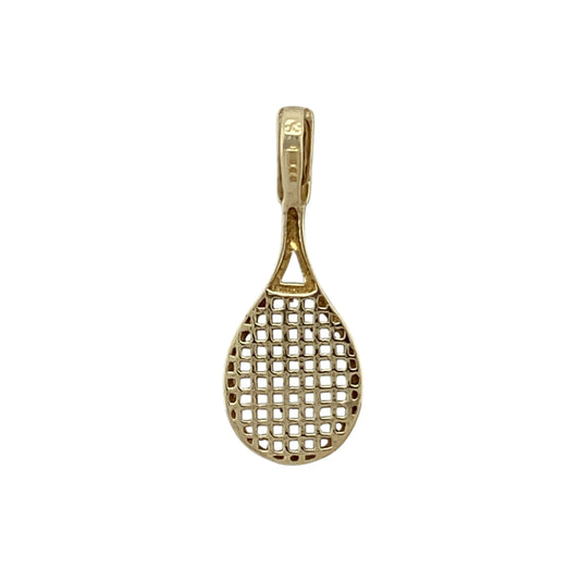 Bring sporty charm and playful elegance to your collection with this pre-owned 9ct yellow gold tennis racket pendant, featuring a distinctive design with timeless appealβperfect for tennis enthusiasts or as a thoughtful gift.
Design: The pendant showcases a detailed tennis racket motif, creating a recognisable and eye-catching look with sporty character and classic styling.