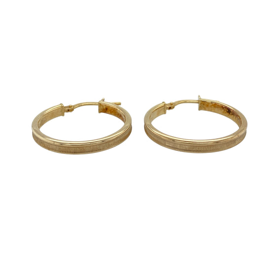 Add timeless simplicity to your jewellery collection with these pre-owned 9ct yellow gold round creole earrings, featuring a classic hoop design with versatile everyday appeal—perfect for casual wear, workwear, or elegant occasion styling.
Design: The earrings feature a traditional round creole hoop design with a smooth polished finish, offering a clean and timeless look suitable for any occasion.