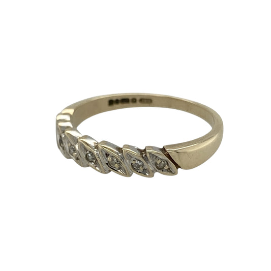 Add delicate sparkle and timeless elegance to your jewellery collection with this pre-owned 9ct yellow gold diamond band ring, featuring an elegant marquise-inspired design with classic everyday appeal—perfect for stacking, gifting, or sophisticated daily wear.
Design: The ring features small round diamonds arranged within marquise-shaped settings across the front of the band, creating a refined and eye-catching pattern.