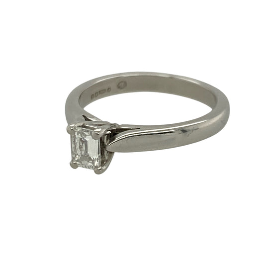 Add timeless sophistication to your jewellery collection with this pre-owned platinum emerald cut diamond solitaire ring, featuring a beautifully elegant single stone design with refined understated sparkle—perfect for engagements, anniversaries, or luxurious everyday wear.
Design: The ring showcases a stunning emerald cut solitaire diamond weighing approximately 0.33ct, offering elegant step-cut facets and a sophisticated light-catching appearance with timeless appeal.