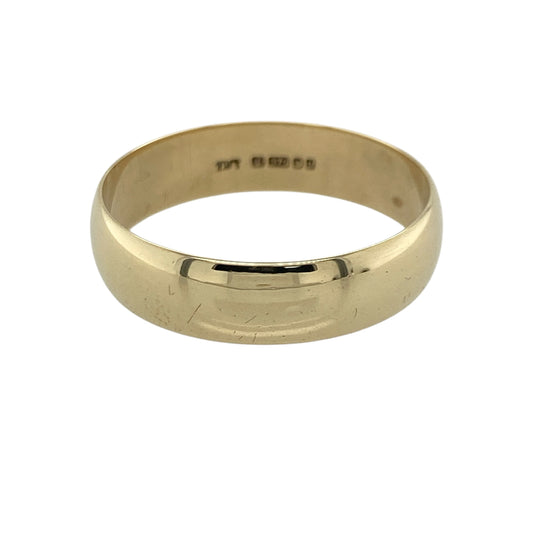 Celebrate timeless style with this pre-owned 9ct yellow gold wedding band ring, featuring a classic wide profile and polished finish with enduring everyday appeal—perfect as a wedding ring, anniversary band, or versatile jewellery essential.
Design: The ring features a traditional plain band design with a smooth polished finish and a substantial 6mm width, creating a bold and timeless look suitable for everyday wear.