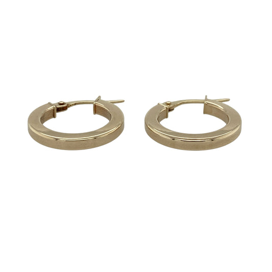 Add timeless simplicity to your jewellery collection with these pre-owned 9ct yellow gold plain hoop creole earrings, featuring a classic polished design with versatile everyday appeal—perfect for casual wear, workwear, or elegant occasion styling.
Design: The earrings feature a traditional hoop creole style with a smooth plain finish, creating a clean and timeless look that complements any outfit.