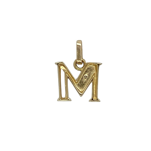 Add a personal touch to your jewellery collection with this pre-owned 9ct yellow gold diamond initial ‘M’ pendant, featuring a timeless letter design enhanced with delicate sparkle—perfect for everyday wear, gifting, or meaningful jewellery styling.
Design: The pendant features the letter ‘M’ in a classic and elegant design, accented with sparkling diamond detailing to create a refined and eye-catching look.