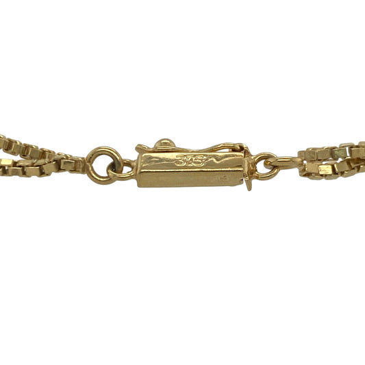 Add timeless elegance and rich colour to your jewellery collection with this pre-owned 9ct yellow gold diamond and sapphire bracelet, featuring a sophisticated twist design with classic gemstone appeal—perfect for special occasions, gifting, or refined everyday wear.
Design: The bracelet showcases a beautiful oval sapphire centre stone measuring approximately 5mm by 4mm, accented by a sparkling diamond on either side.