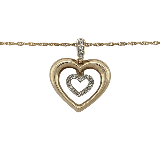 Add a touch of romance and timeless sparkle to your jewellery collection with this pre-owned 9ct yellow and white gold diamond open double heart pendant necklace, featuring an elegant two-tone design with meaningful everyday appeal—perfect for gifting, anniversaries, or special occasions.
Design: The necklace features a beautiful open double heart pendant measuring approximately 2cm in length including the bail.