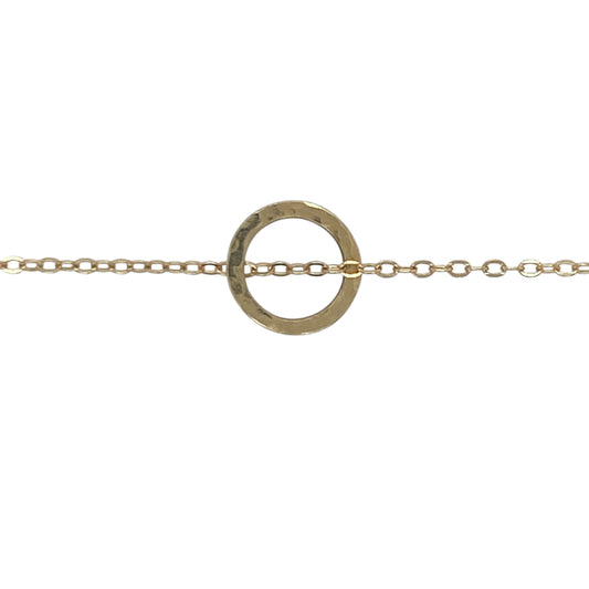 Add timeless simplicity and contemporary elegance to your jewellery collection with this pre-owned 14ct yellow gold circle pendant necklace, featuring a minimalist design with versatile everyday appeal—perfect for gifting, layering, or effortless daily wear.
Design: The necklace features a polished circular pendant measuring approximately 9mm in diameter, creating a clean and elegant focal point. Suspended from a delicate 16-inch trace chain, the simple geometric design offers a timeless and modern look.