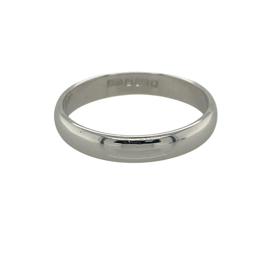 Celebrate timeless commitment with this pre-owned 9ct white gold wedding band ring, featuring a classic and elegant design with enduring everyday appeal—perfect as a wedding ring, anniversary band, or a versatile addition to any jewellery collection.
Design: The ring features a traditional polished wedding band profile measuring approximately 3mm wide, offering a clean and understated look that never goes out of style. Its simple design makes it comfortable to wear and easy to pair with other jewellery.
