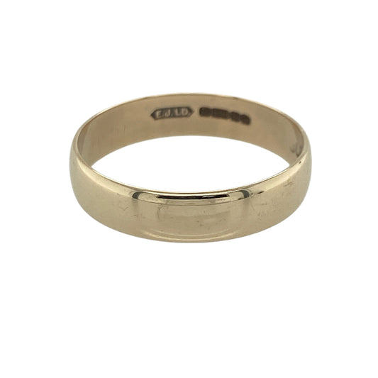 Celebrate timeless commitment with this pre-owned 9ct yellow gold wedding band ring, featuring a classic and elegant design with enduring everyday appeal—perfect as a wedding ring, anniversary band, or a versatile addition to any jewellery collection.
Design: The ring features a traditional polished wedding band profile measuring approximately 5mm wide, offering a balanced and timeless appearance. Its clean lines and classic styling create a sophisticated look that never goes out of fashion.