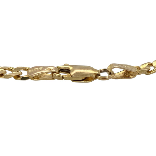 Add timeless style and everyday versatility to your jewellery collection with this pre-owned 9ct yellow gold Figaro bracelet, featuring a classic Italian-inspired design with enduring appeal—perfect for gifting, layering, or daily wear.
Design: The bracelet features the iconic Figaro link pattern, measuring approximately 3.5mm wide. The alternating link design creates a distinctive and stylish appearance, offering a perfect balance of elegance and character.