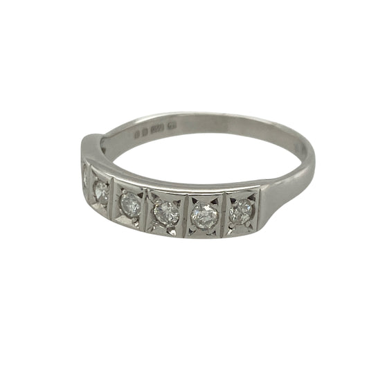 Add timeless sparkle and elegant simplicity to your jewellery collection with this pre-owned 9ct white gold diamond band ring, featuring a classic design with refined everyday appeal—perfect for anniversaries, weddings, stacking, or sophisticated daily wear.
Design: The ring features a beautifully crafted diamond-set band measuring approximately 4mm wide at the front.