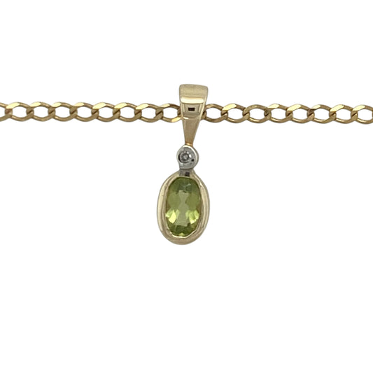 Add a touch of fresh colour and timeless elegance to your jewellery collection with this pre-owned 9ct yellow gold diamond and peridot oval pendant necklace, featuring a classic gemstone design with refined everyday appeal—perfect for gifting, special occasions, or daily wear.
Design: The necklace features a delicate oval pendant measuring approximately 1.3cm long including the bail.