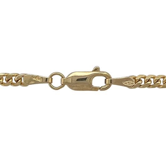 Add a timeless classic to your jewellery collection with this pre-owned 9ct yellow gold curb chain necklace. Featuring a versatile 20-inch length and substantial gold weight, this elegant chain is perfect for wearing alone or paired with a favourite pendant.
Design: The necklace showcases the ever-popular curb link design, featuring uniform interlocking links that create a smooth, stylish appearance. Its classic profile offers enduring appeal and suits both casual and formal wear.