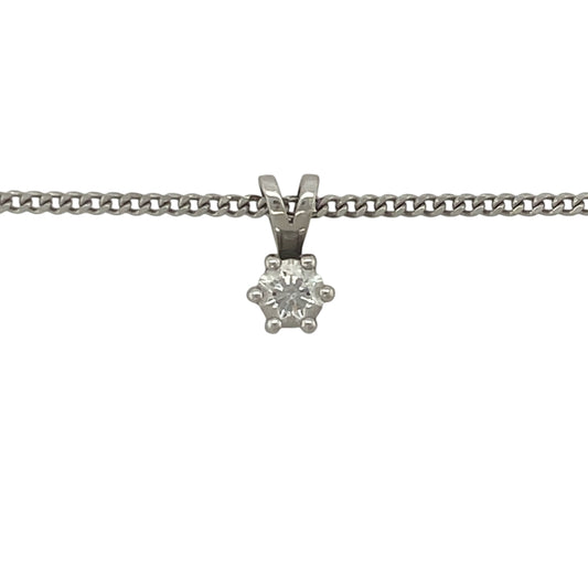 Elegant in its simplicity, this pre-owned 18ct white gold diamond solitaire pendant necklace is a timeless jewellery essential. Featuring a sparkling solitaire diamond suspended from a fine curb chain, this classic design offers understated luxury suitable for any occasion.
Design: The necklace features a delicate solitaire diamond pendant designed to showcase the beauty and brilliance of a single diamond.