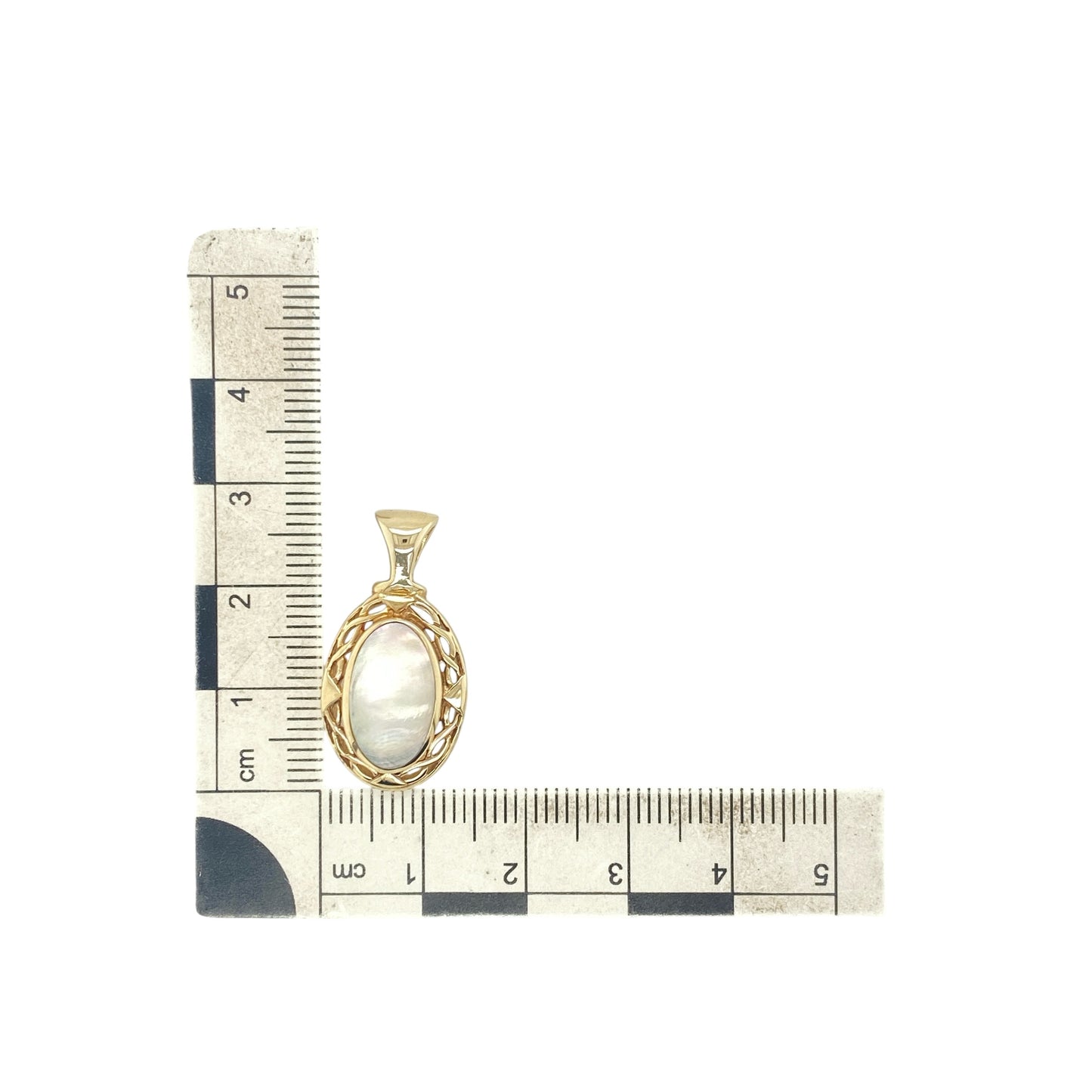 9ct Gold & Mother of Pearl Oval Pendant