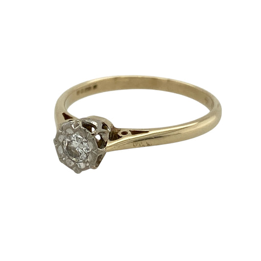 Add timeless elegance to your jewellery collection with this pre-owned 9ct yellow gold diamond solitaire ring, featuring a sparkling brilliant-cut diamond in a classic solitaire design—perfect for everyday luxury, a promise ring or a meaningful gift.
Design: The ring showcases a single brilliant-cut diamond of approximately 0.12ct, creating a timeless focal point with exceptional sparkle.