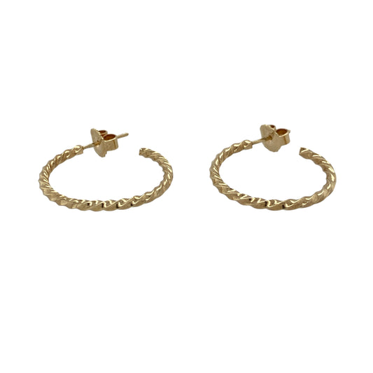 Add classic gold styling and elegant texture to your jewellery collection with these pre-owned 9ct yellow gold twisted half hoop earrings, featuring a distinctive curved design with timeless appeal.
Design: The earrings showcase a classic half hoop profile enhanced with an attractive twisted design, creating texture, depth and visual interest while retaining a versatile and timeless appearance.