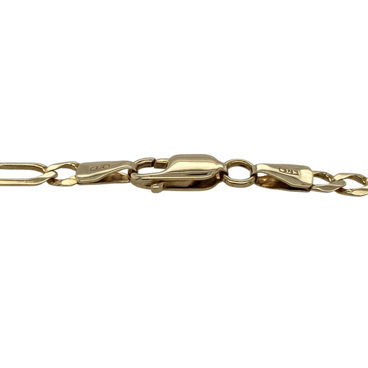 Add classic gold styling and timeless appeal to your jewellery collection with this pre-owned 9ct yellow gold Figaro anklet, featuring the distinctive alternating link pattern that makes the Figaro design a popular and versatile choice.
Design: The anklet showcases a classic Figaro link design with its distinctive pattern of alternating links, creating an attractive and timeless appearance suitable for everyday wear or special occasions.