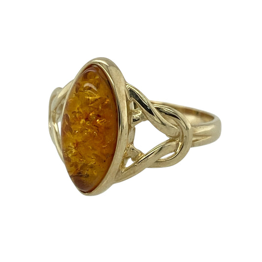 This pre-owned 9ct yellow gold amber ring is a timeless piece, showcasing the warm golden tones and natural beauty of genuine amber.
Design: Featuring a striking oval amber stone, this elegant ring highlights the rich honey-coloured hues that make amber so distinctive. The simple yellow gold setting allows the natural beauty of the gemstone to take centre stage, making it a wonderful choice for everyday wear or as a unique addition to any jewellery collection.
Material: Made from 9-carat yellow gold.